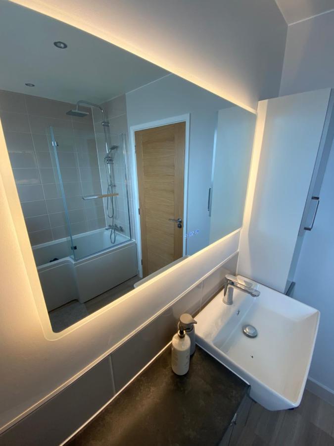 Luxury Recently Renovated 3 Bedroom Home In Sandwich Kent Екстер'єр фото